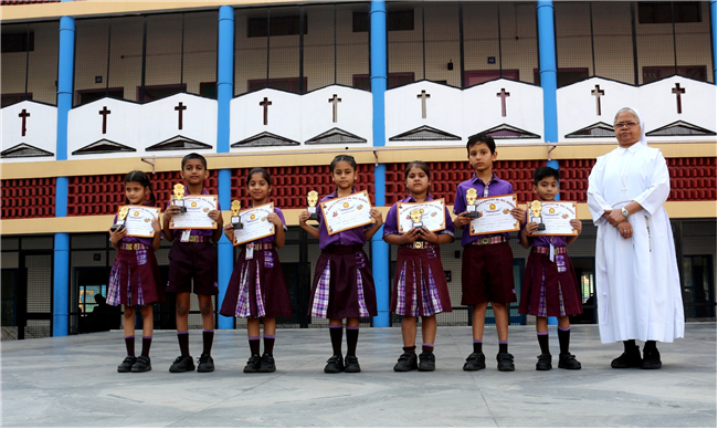 PRIZE DISTRIBUTION CEREMONY OF CLASS I TO V