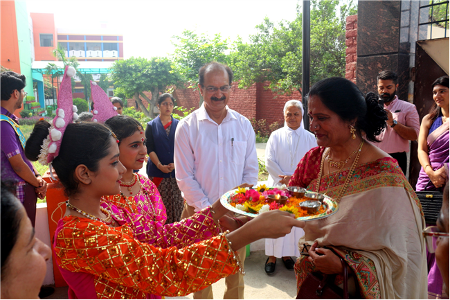 REPORT ON RETIREMENT DAY OF MRS. ASHA SHARMA