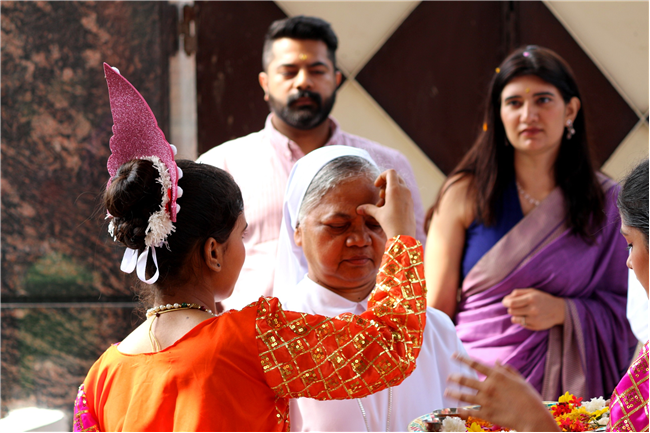REPORT ON RETIREMENT DAY OF MRS. ASHA SHARMA
