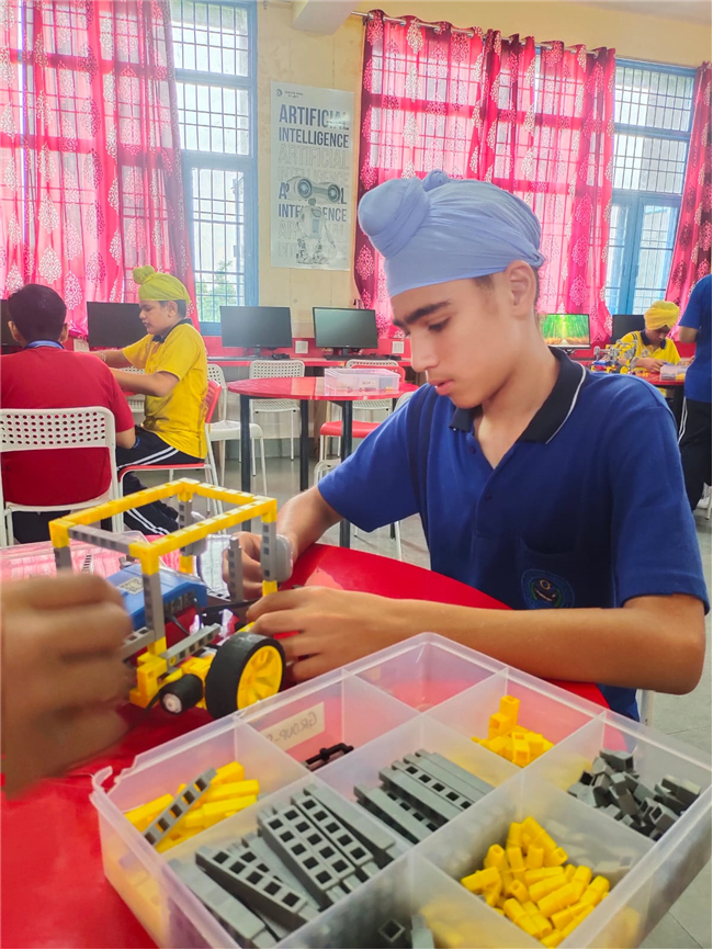 Robotics Learn, Build, Innovate !