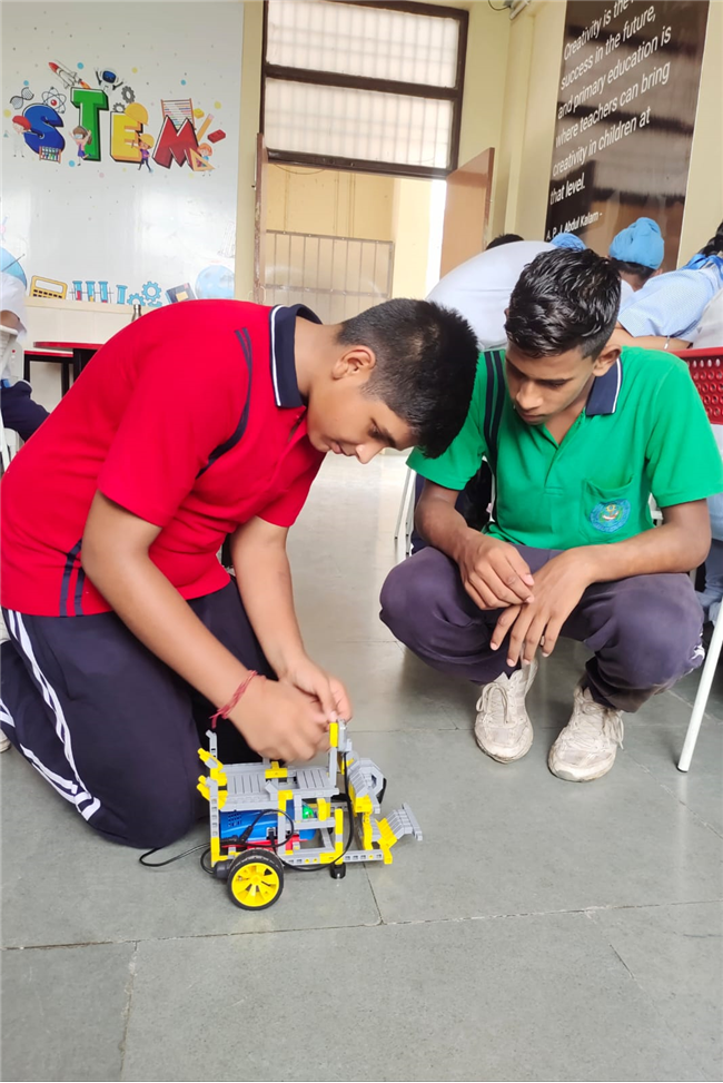 Robotics Learn, Build, Innovate !