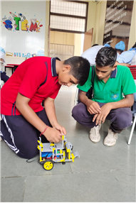 Robotics Learn, Build, Innovate !
