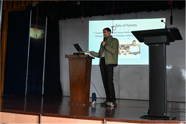 Parents' Orientation on Digital Damage