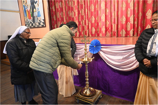 Thanksgiving Assembly by Class 12 and Invitation for Farewell by Class 11