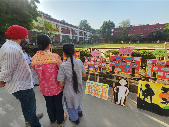 TRAIN TO FREEDOM - A JOURNEY THROUGH GANDHI'S LIFE (MIDDLE SCHOOL)