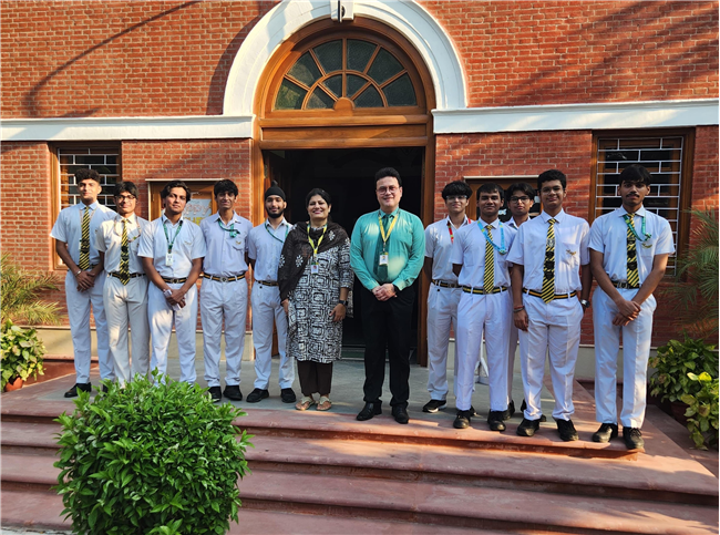 ASSEMBLY BY CLASS 12A - THE LAST BELL: MAKING EVERY MOMENT COUNT