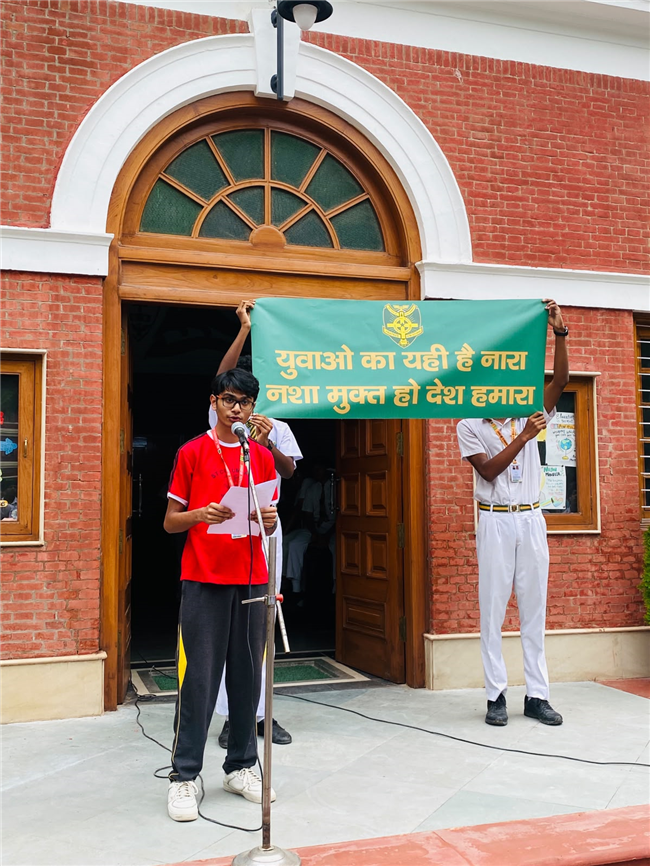 SPREAD AWARENESS ABOUT DRUG AND SUBSTANCE ABUSE - SENIOR SCHOOL