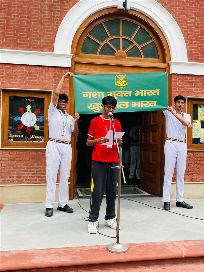 SPREAD AWARENESS ABOUT DRUG AND SUBSTANCE ABUSE - SENIOR SCHOOL