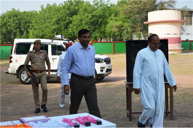 Prize Distribution Ceremony for Academic Toppers (Classes VI to IX and XI)