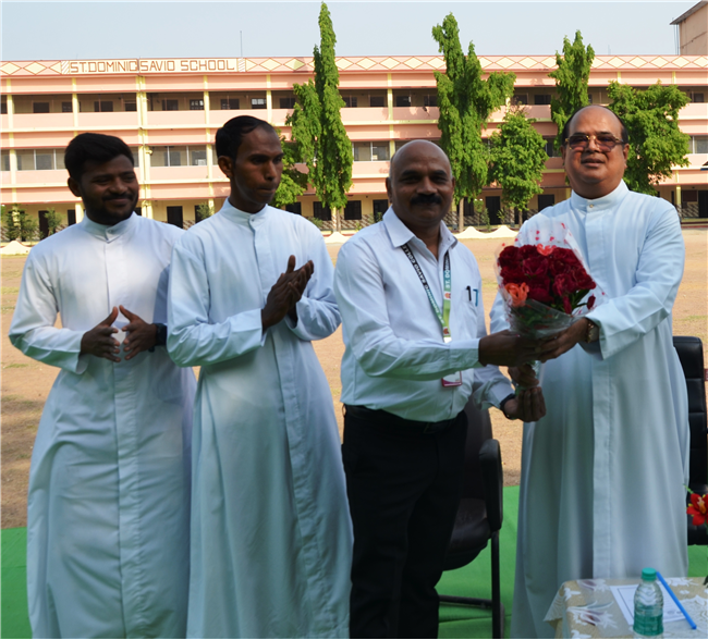 Prize Distribution Ceremony for Academic Toppers (Classes VI to IX and XI)