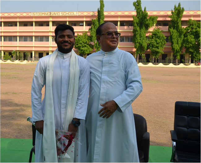 Prize Distribution Ceremony for Academic Toppers (Classes VI to IX and XI)