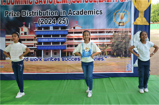 Prize Distribution Ceremony for Academic Toppers (Classes VI to IX and XI)