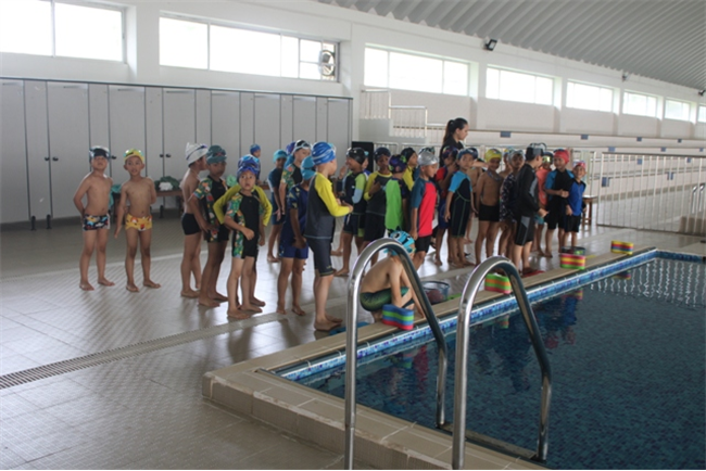 JUNIOR SCHOOL SWIMMING WITH FUN & GAMES 2025