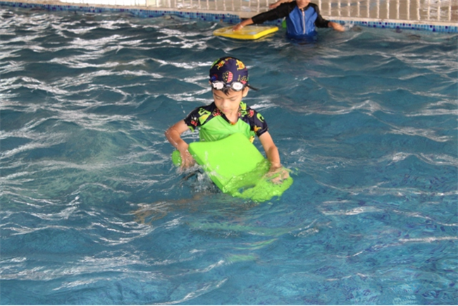 JUNIOR SCHOOL SWIMMING WITH FUN & GAMES 2025