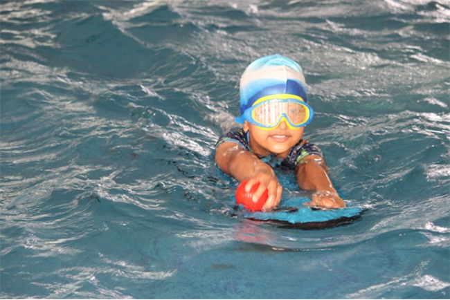 JUNIOR SCHOOL SWIMMING WITH FUN & GAMES 2025