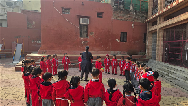 NURSERY AND LKG THROW AND CATCH ACTIVITY