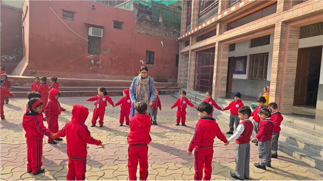 NURSERY AND LKG THROW AND CATCH ACTIVITY