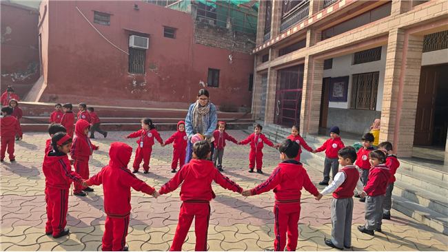 NURSERY AND LKG THROW AND CATCH ACTIVITY