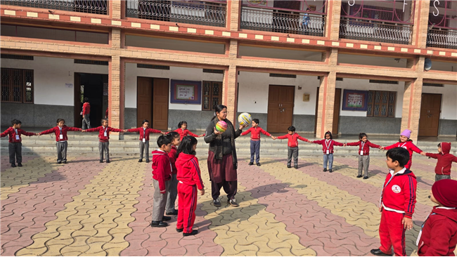 NURSERY AND LKG THROW AND CATCH ACTIVITY