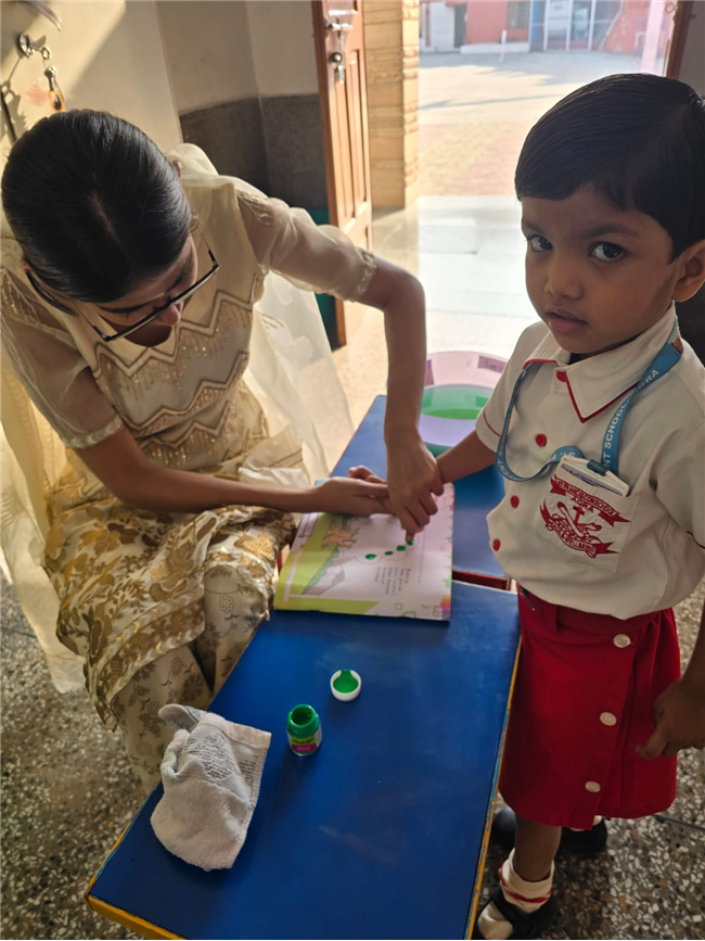 THUMB IMPRESSION ACTIVITY  FOR CLASS NURSERY