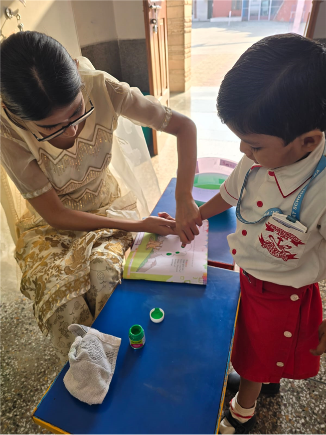 THUMB IMPRESSION ACTIVITY  FOR CLASS NURSERY