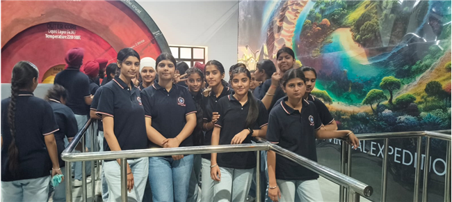 EDUCATIONAL TOUR FOR SENIORS AT SCIENCE CITY