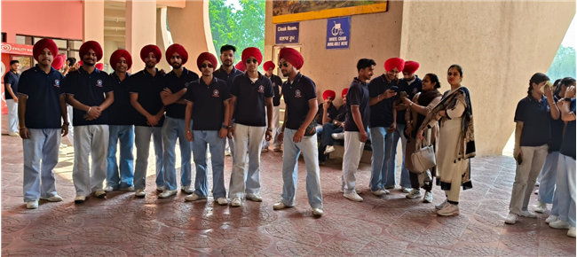 EDUCATIONAL TOUR FOR SENIORS AT SCIENCE CITY