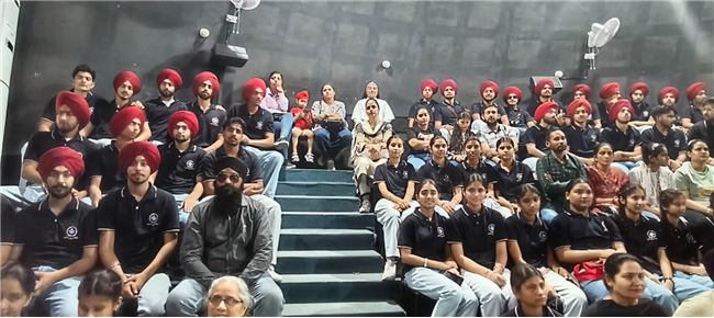 EDUCATIONAL TOUR FOR SENIORS AT SCIENCE CITY