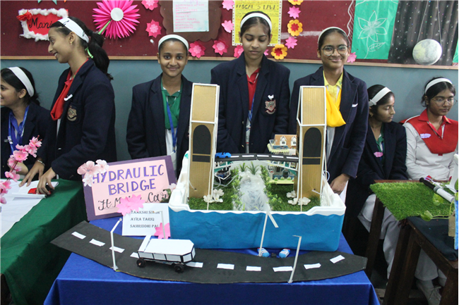 EXHIBITION OF PHYSICS WORKING MODELS BY STUDENTS OF CLASS 9-C