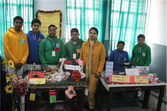 EXHIBITION OF PHYSICS WORKING MODELS BY STUDENTS OF CLASS 9-C