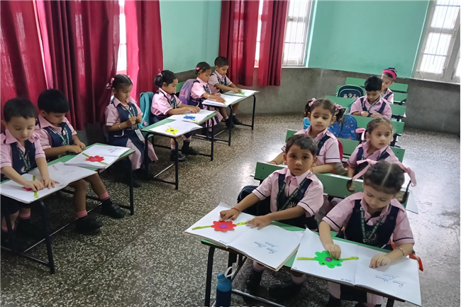 RAKHI MAKING ACTIVITY (KINDERGARTEN)