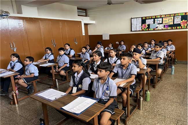 CHALO JEETE HAIN MOVIE SHOWCASING IN SCHOOL