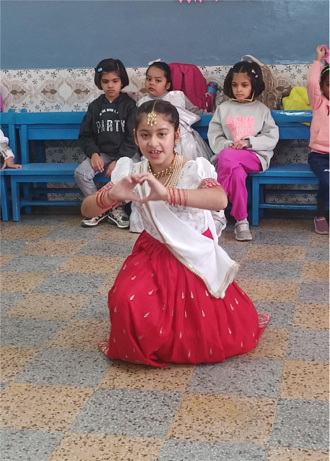 Competition: Little Feet, Big Expressions