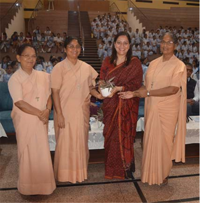 Leading with Light : Investiture Ceremony of Umeed & Sparkles Clubs