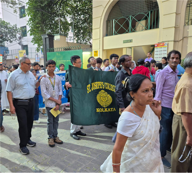 Catholic students at Eucharistic Procession