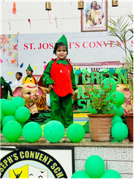Go Green Fashion Show – Kindergarten Event