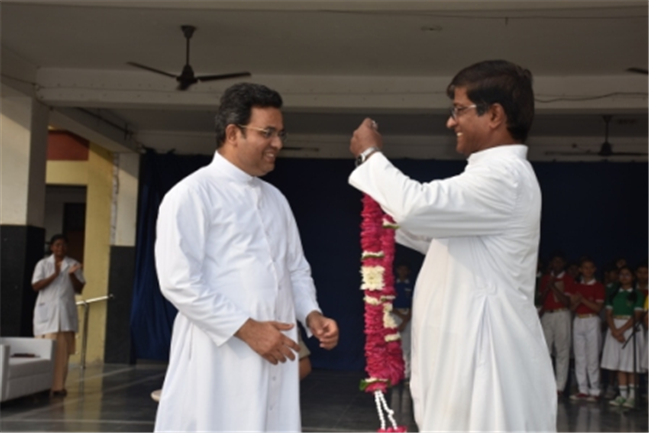 SJS Naini Welcomes the new Principal (Rev. Fr. Melwin Wilson D'Souza)