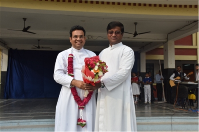 SJS Naini Welcomes the new Principal (Rev. Fr. Melwin Wilson D'Souza)