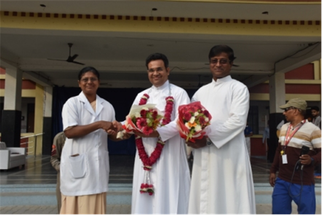 SJS Naini Welcomes the new Principal (Rev. Fr. Melwin Wilson D'Souza)