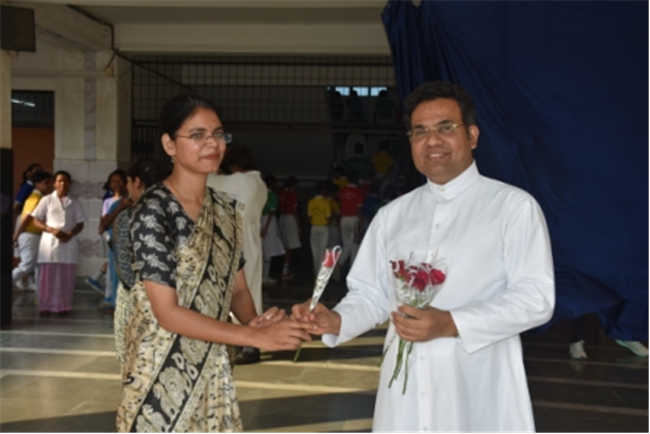 SJS Naini Welcomes the new Principal (Rev. Fr. Melwin Wilson D'Souza)