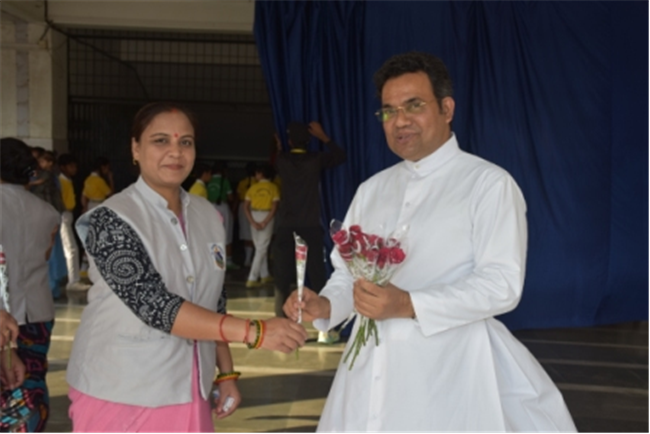 SJS Naini Welcomes the new Principal (Rev. Fr. Melwin Wilson D'Souza)