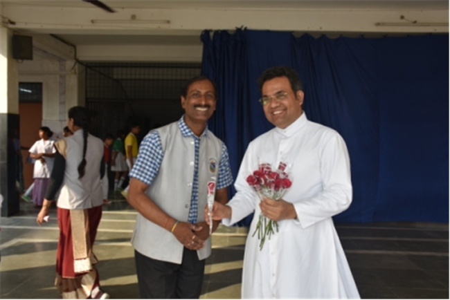 SJS Naini Welcomes the new Principal (Rev. Fr. Melwin Wilson D'Souza)