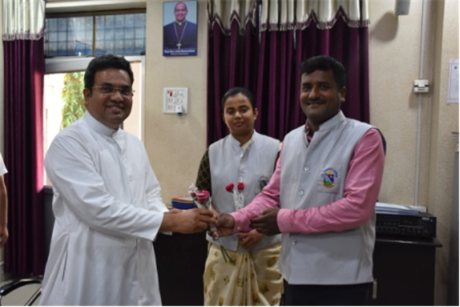 SJS Naini Welcomes the new Principal (Rev. Fr. Melwin Wilson D'Souza)