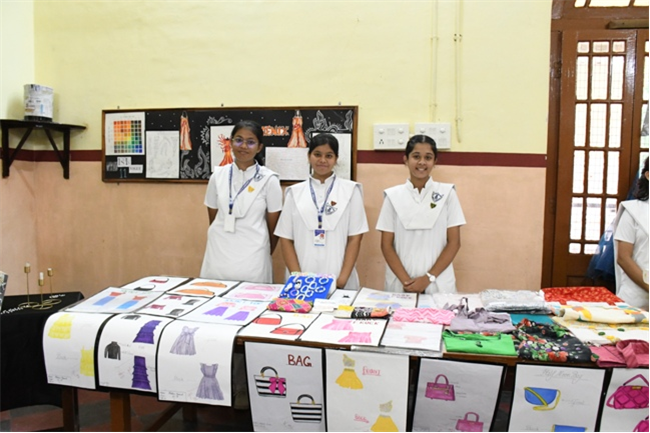 FASHION DESINGNING EXHIBITION