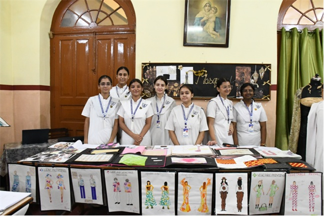 FASHION DESINGNING EXHIBITION