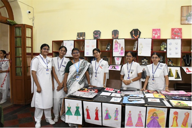 FASHION DESINGNING EXHIBITION