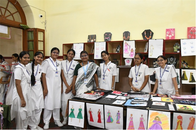 FASHION DESINGNING EXHIBITION