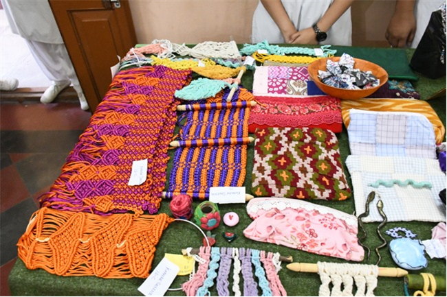 FASHION DESINGNING EXHIBITION
