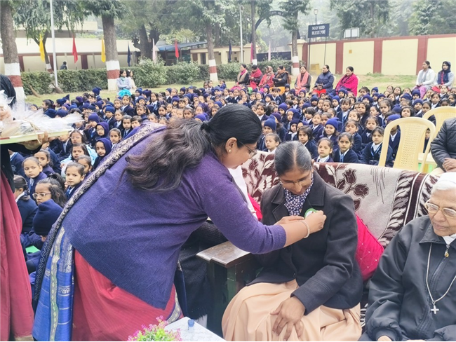 CLASS 1 & 2 CHRISTMAS ASSEMBLY