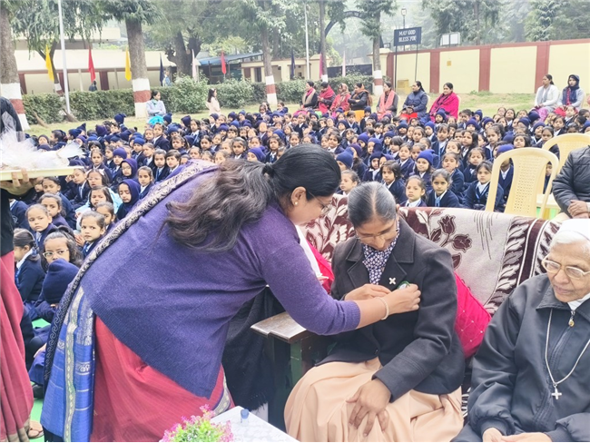 CLASS 1 & 2 CHRISTMAS ASSEMBLY